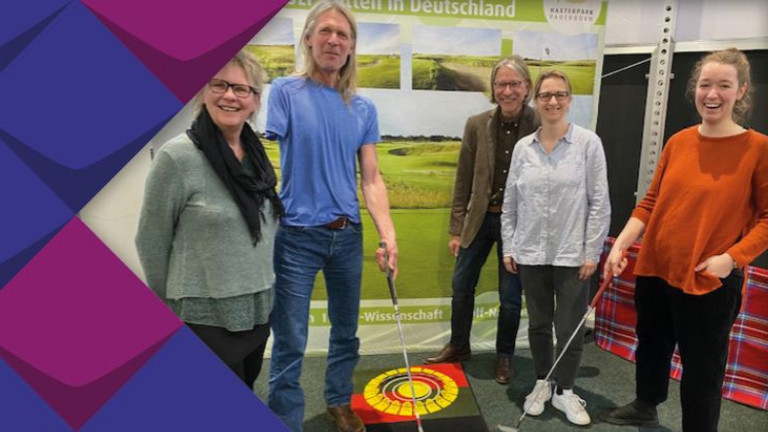 Bildausschnitt von 5 KSL-Mitarbeitenden auf der Messe