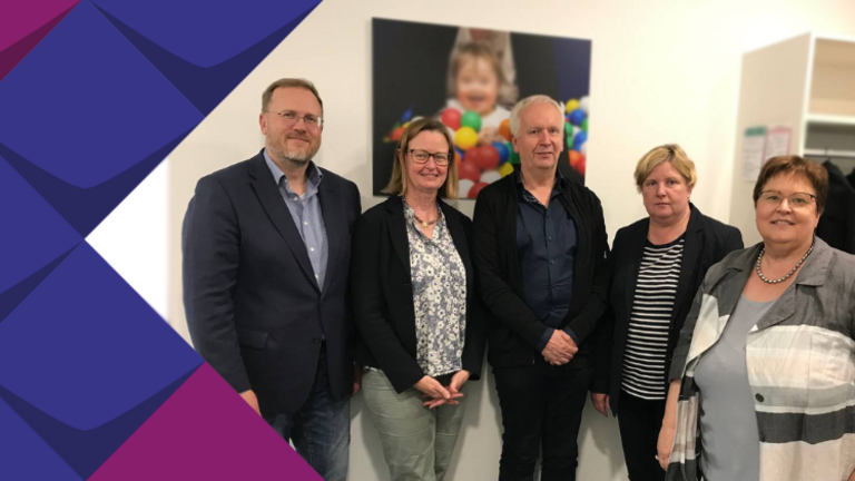 Es stehen nebeneinander Stefan Palmowski, Prof. Dr. Claudia Kiessling, Dr. med. Jörg Stockmann, Claudia Middendorf und Bärbel Brünger