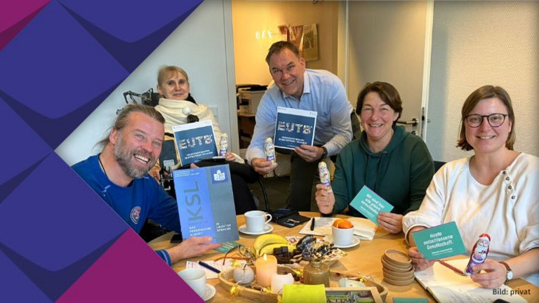 Gruppenfoto der Teilnehmenden des Netzwerktreffens "Wir alle füreinander"