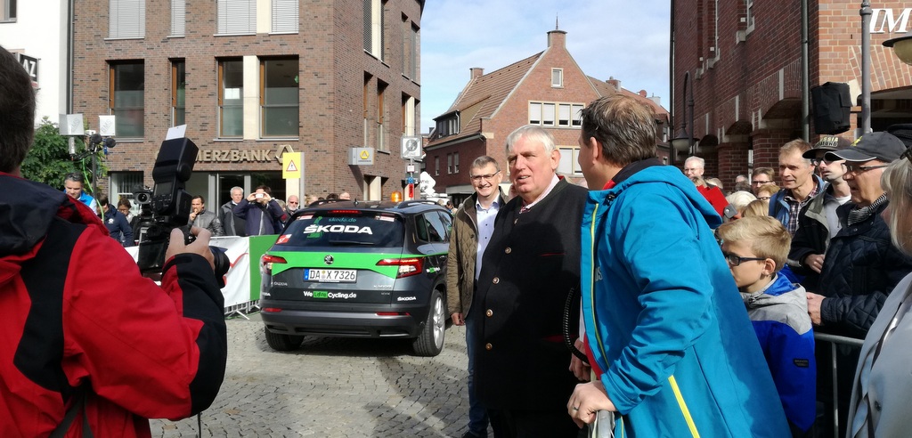 Der Sozialminister des Landes NRW, Karl-Josef Laumann, gab den Startschuss zum GIRO inklusiv 2018!